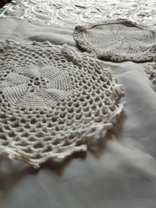 Set di centrini fatti a mano