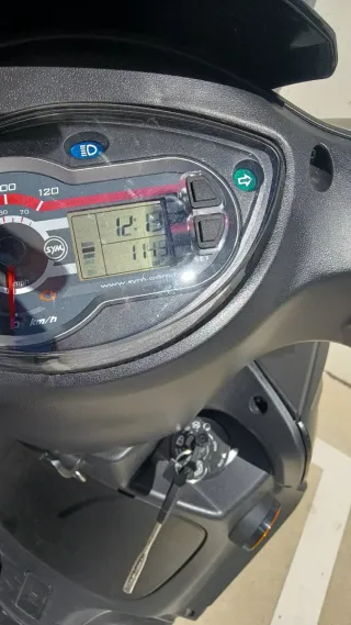 Moto SYM Symphony SR Negra Automática