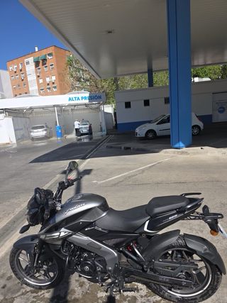 Bajaj NS125 Naked Negra