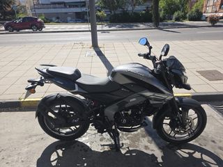 Bajaj NS125 Naked Negra