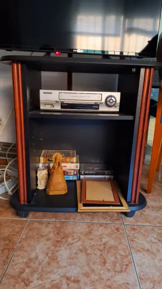 Mueble TV Negro y Marrón