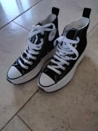 Botas Converse Negras y Blancas