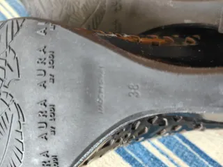 Zapatos de tacón negros Aura
