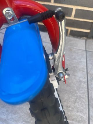 Bicicleta infantil Paw Patrol con ruedines.
