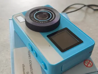 Fotocamera subacquea con SD 32GB doppio schermo