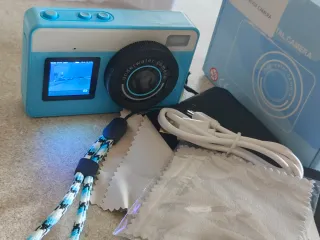 Fotocamera subacquea con SD 32GB doppio schermo