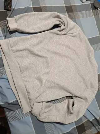 Sudadera gris con diseño PARIS