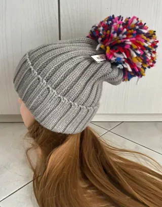Cappello donna con pon pon multicolore