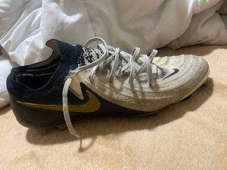 Botas Nike Phantom Talla 44 SOLO COMPRA EN FISICO