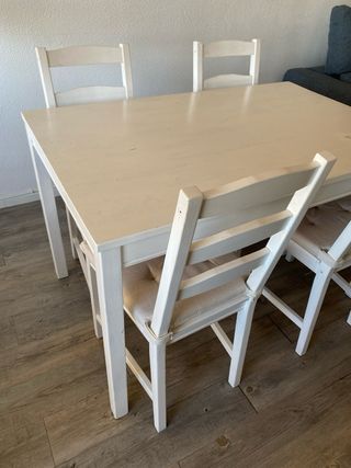 Mesa + 4 sillas de pino macizo estilo nórdico