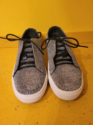 Zapatillas Stradivarius plateadas