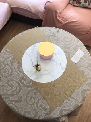 Mesa camilla, cristal y dos falsas de calidas