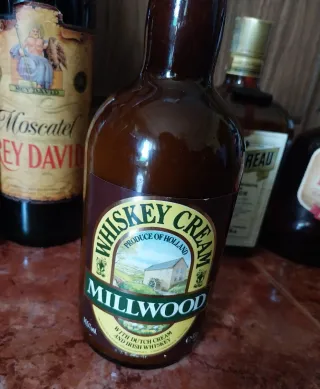 6 Vecchie Bottiglie da Collezione Anni '70