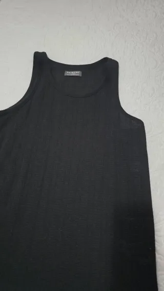 Camiseta tirantes negra Primark Talla L