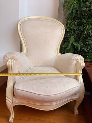 Butaca estilo clásico beige