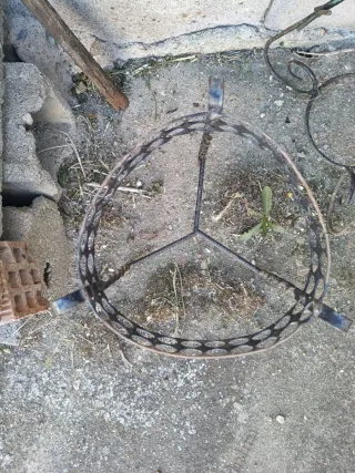 3 portaMacetero de hierro forjado con diseño