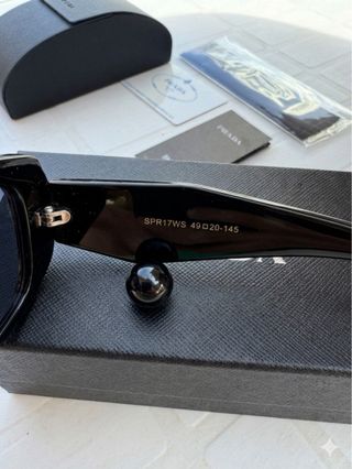 Occhiali da sole Prada neri