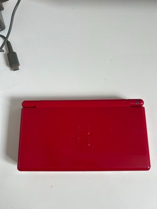 Nintendo DS Lite Roja + Cargador+cartucho de juego