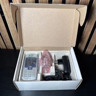 Sony Ericsson T230 + Fotocamera MGA-30