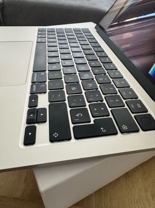 MacBook Air 13 pulgadas M2 16GB Plata