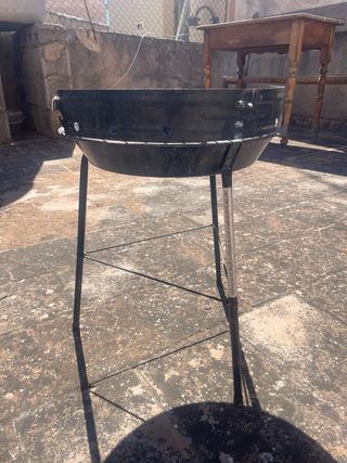 Barbacoa metálica negra
