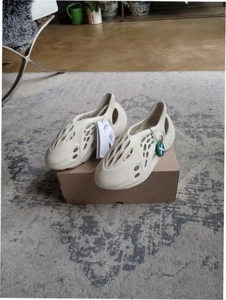 Adidas Yeezy Foam Runner Talla 41 Beige