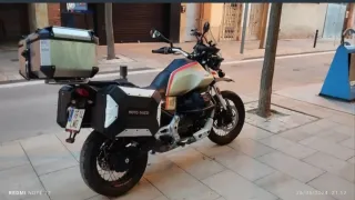 Moto Guzzi V85 TT Travel Oro/Plata