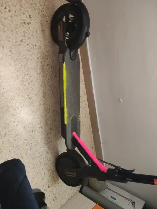 Patinete Eléctrico con Luces
