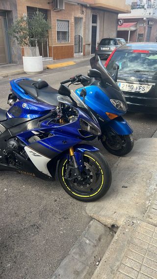 Yamaha R1 2009 Azul y Blanca
