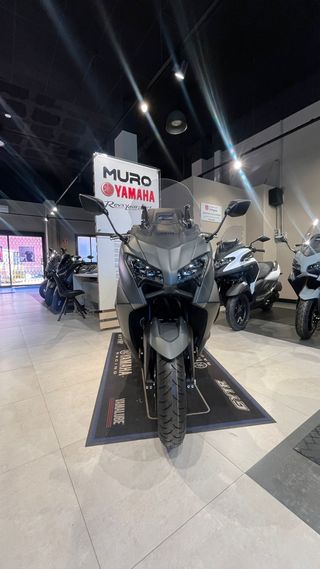 Yamaha TMAX 500 Tech Kamo 2026