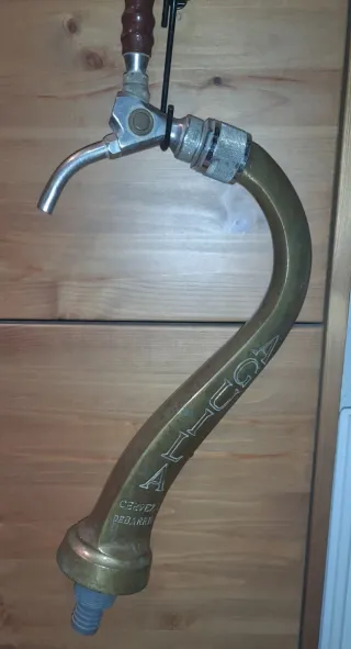 Grifo bronce cerveza el aguila