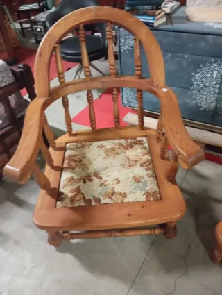 Coppia poltrone in legno con tessuto