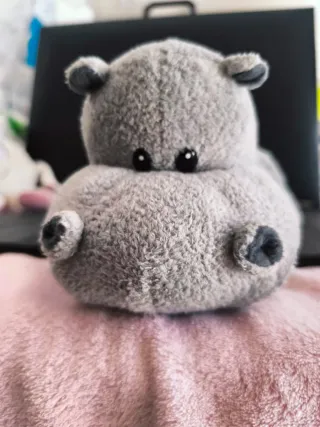 Lote 3 Peluches: Cebola, Cão e Hipopótamo