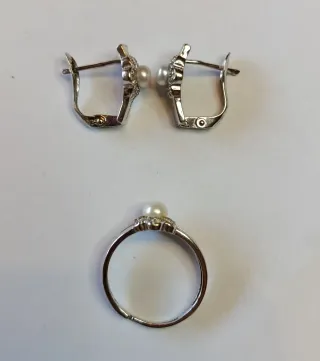 Conjunto Plata: Pendientes y Sortija