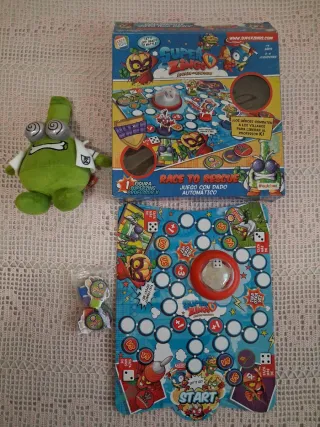 Juego de mesa Superthings Race to Rescue y peluche