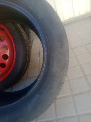 3 Ruedas: 2 Michelin y 1 Firestone
