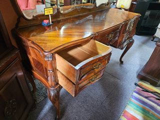 Toucador antigo estilo Queen Anne