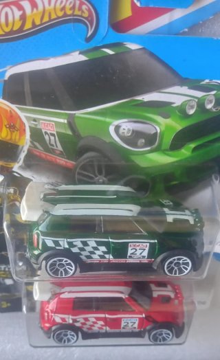 Conjunto 2 Mini Countryman Rally Hot Wheels