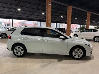 VOLKSWAGEN GOLF 8 LIFE 2.0 TDI 115 CV 5P 6 VEL.