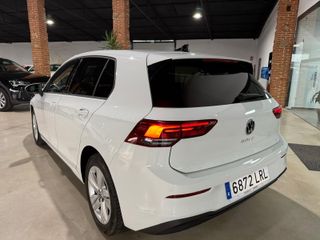 VOLKSWAGEN GOLF 8 LIFE 2.0 TDI 115 CV 5P 6 VEL.