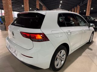 VOLKSWAGEN GOLF 8 LIFE 2.0 TDI 115 CV 5P 6 VEL.