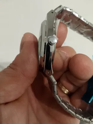 Reloj caballero nuevo a estrenar.
