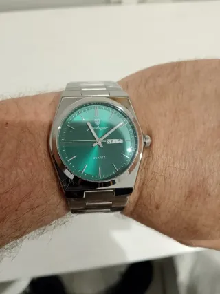 Reloj caballero nuevo a estrenar.