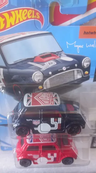 Conjunto 2 Hot Wheels Morris Mini