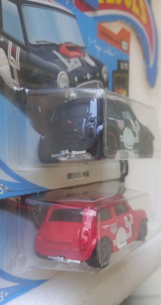 Conjunto 2 Hot Wheels Morris Mini