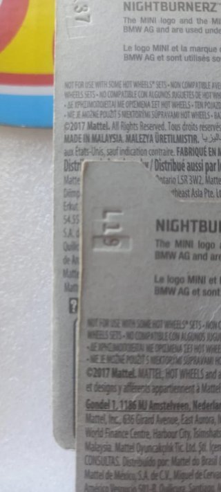 Conjunto 2 Hot Wheels Morris Mini