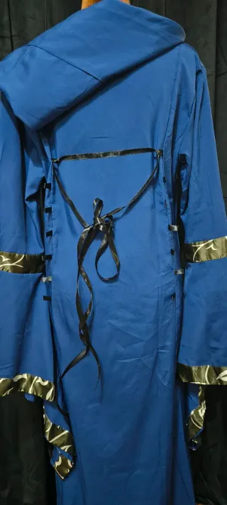 Vestido medieval azul con cordones