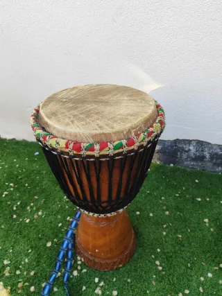 Djembe africano con correa