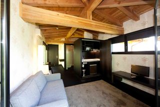 HOTEL RESTAURANTE ELLAURI 781 m2 ZEANURI BIZKAIA