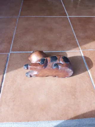 Mucca in legno decorativa
